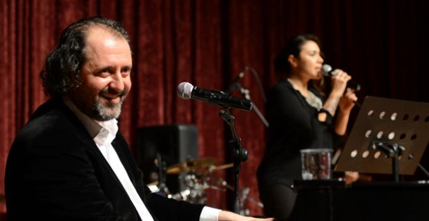 Yücel Arzen’le buluştuk Unkapanı’nın soğuk koridorlarında. “Zincirin son halkasıyım” diyen Arzen, “seni yaşlı cadaloz” dediği İstanbul’a 1988 yılında gelmiş. Ve “alacağın olsun İstanbul” demesi için 14 yıl geçmesi gerekmiş...